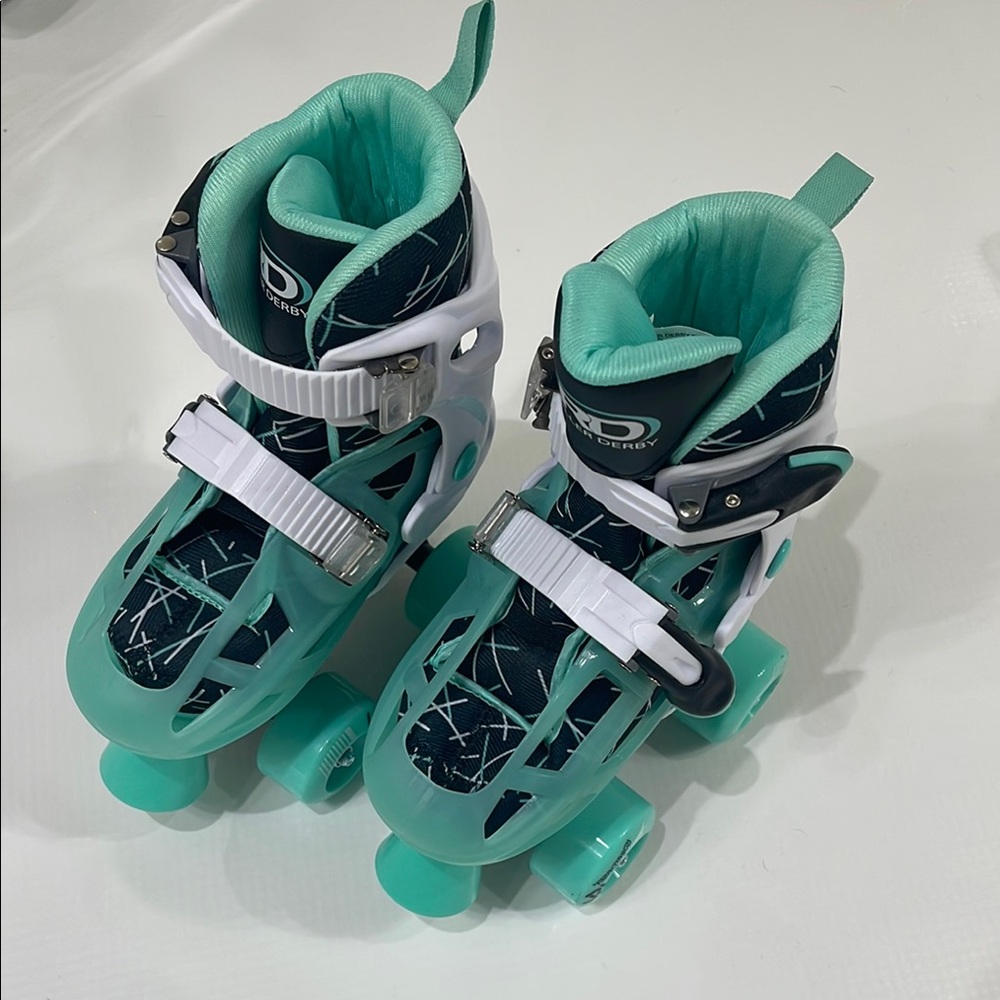 Roller Derby Teal and Black Roller Skates